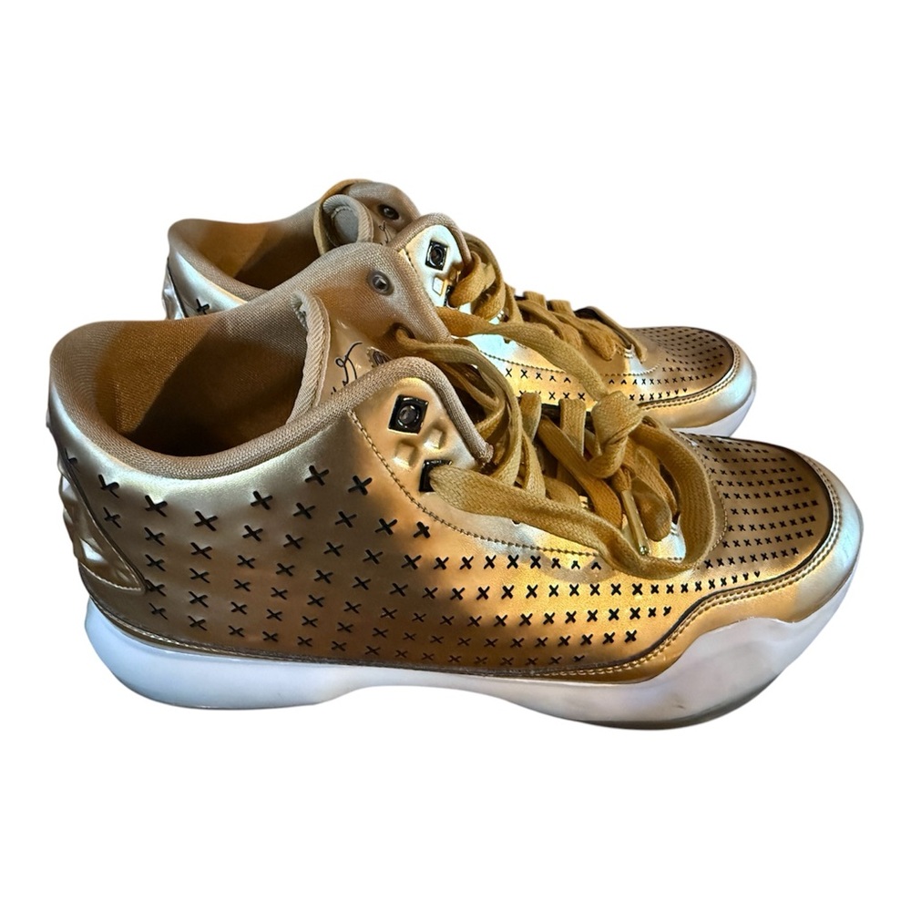Kobe 10 EXE “Liquid Gold” Metallic Sneakers - Picture 2 of 11